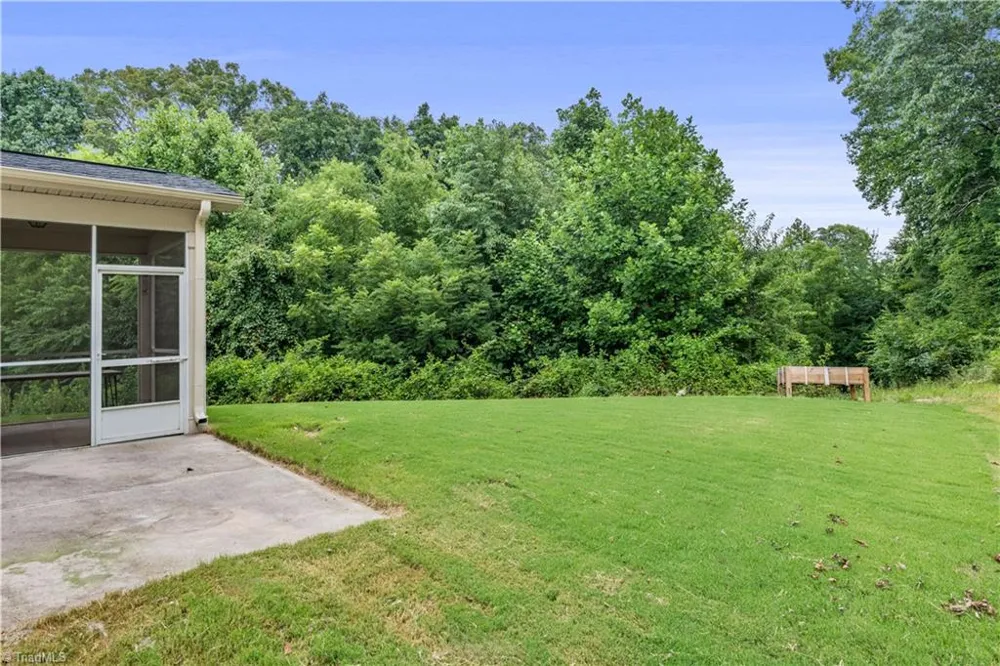 4604 Fairway Run Drive Pfafftown, NC 27040