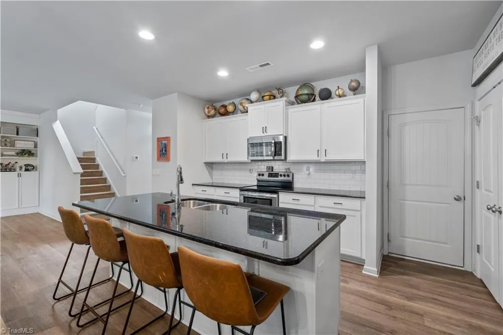 4604 Fairway Run Drive Pfafftown, NC 27040