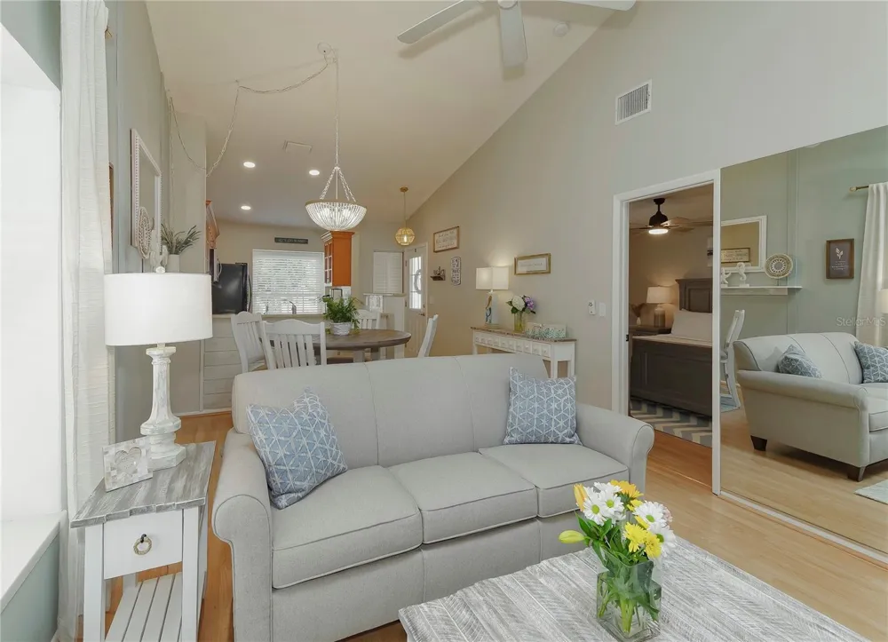 12223 SUN VISTA COURT E Treasure Island, FL 33706