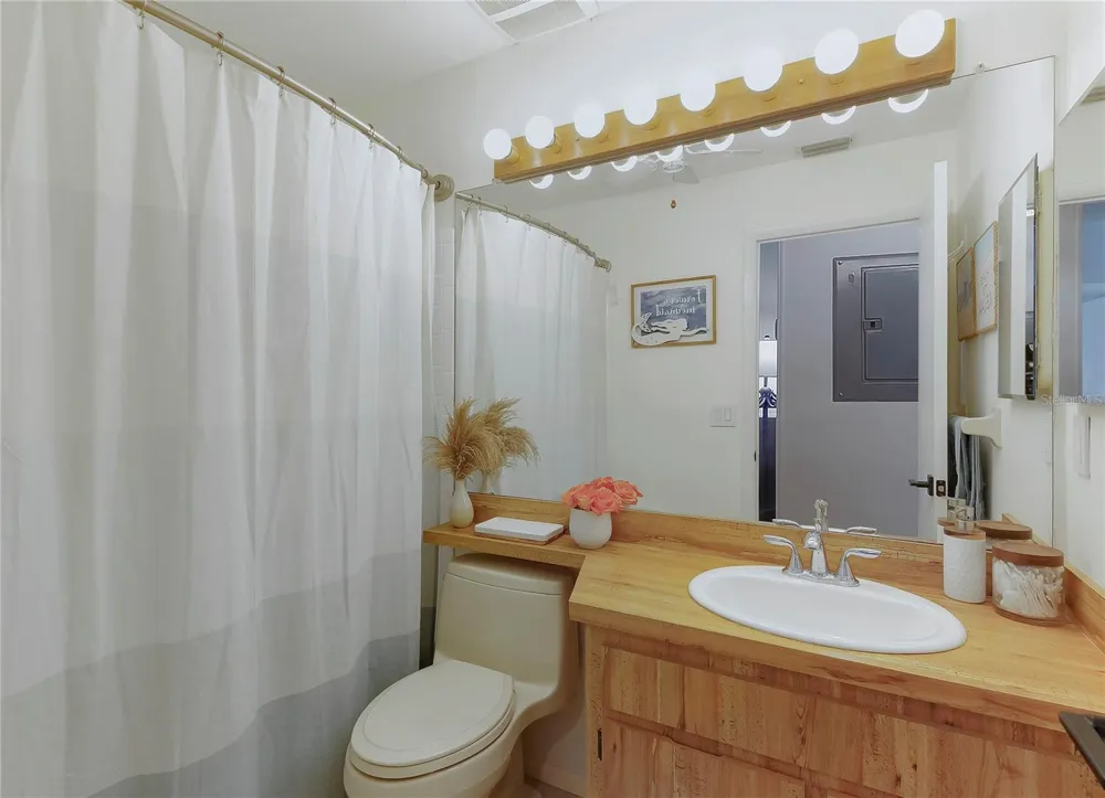 12223 SUN VISTA COURT E Treasure Island, FL 33706