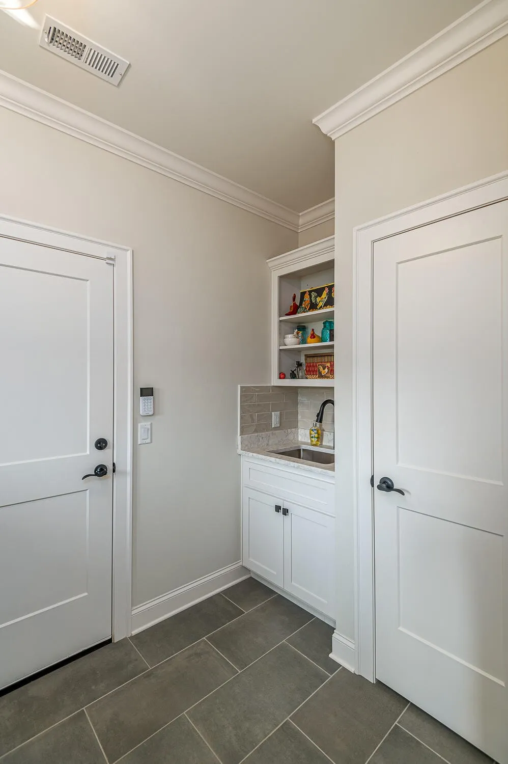 8289 Blackrock Drive Ooltewah, TN 37363