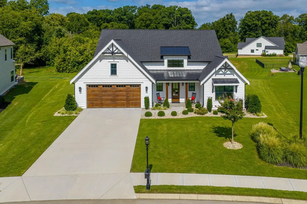 8289 Blackrock Drive Ooltewah, TN 37363