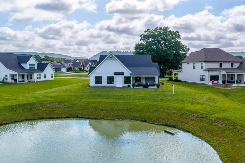 8289 Blackrock Drive Ooltewah, TN 37363