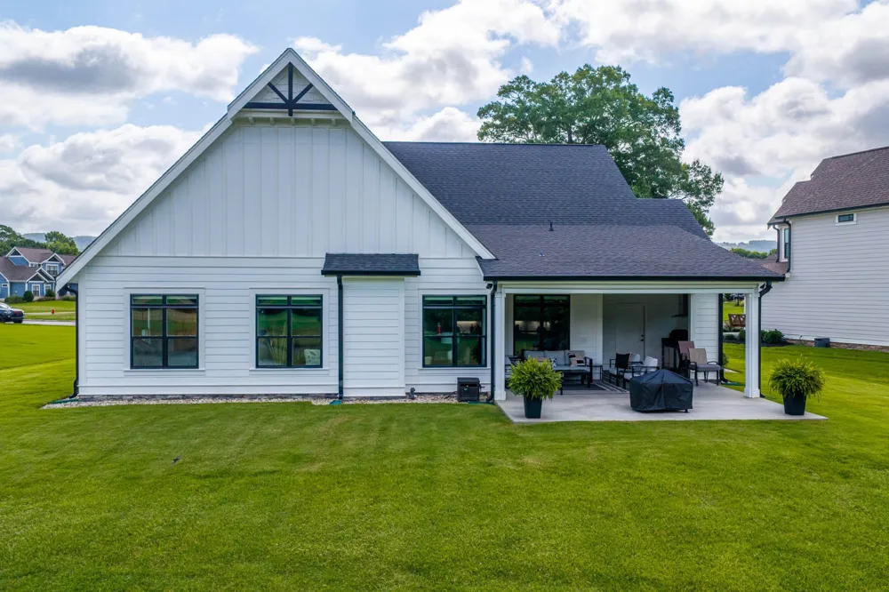 8289 Blackrock Drive Ooltewah, TN 37363