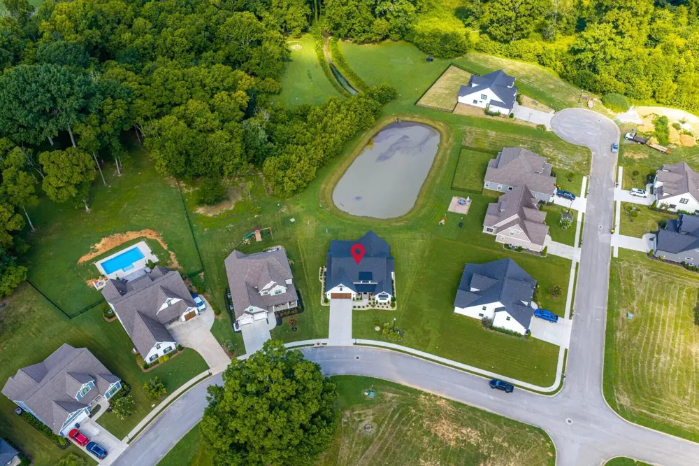 8289 Blackrock Drive Ooltewah, TN 37363