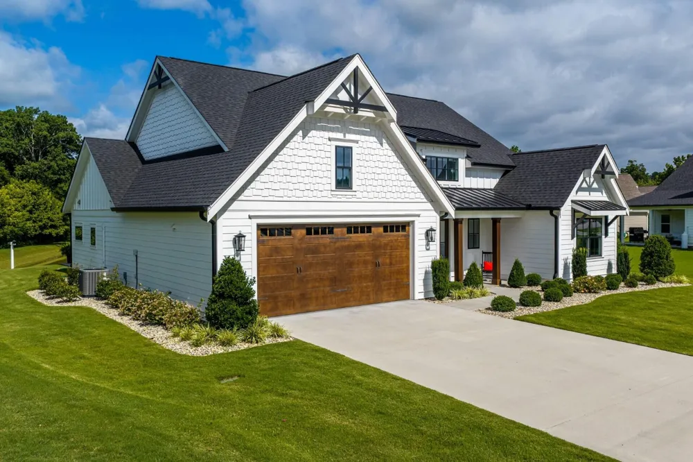 8289 Blackrock Drive Ooltewah, TN 37363