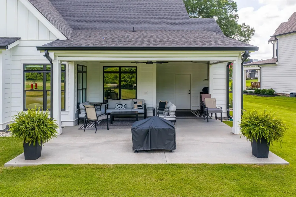 8289 Blackrock Drive Ooltewah, TN 37363