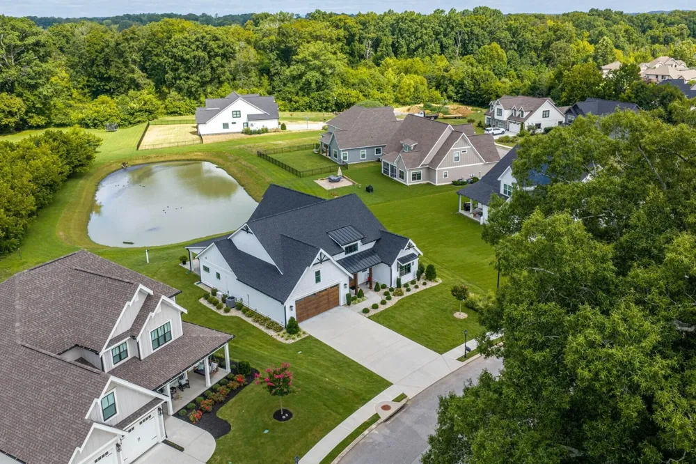 8289 Blackrock Drive Ooltewah, TN 37363