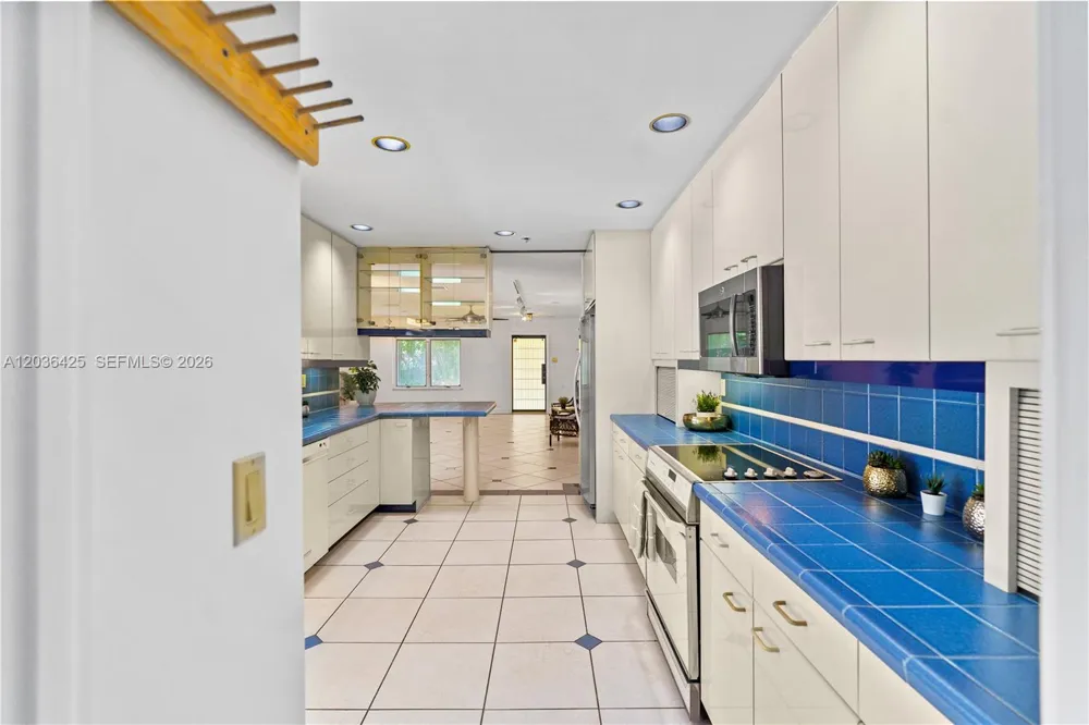 15200 SW 88th Ave Palmetto Bay, FL 33157