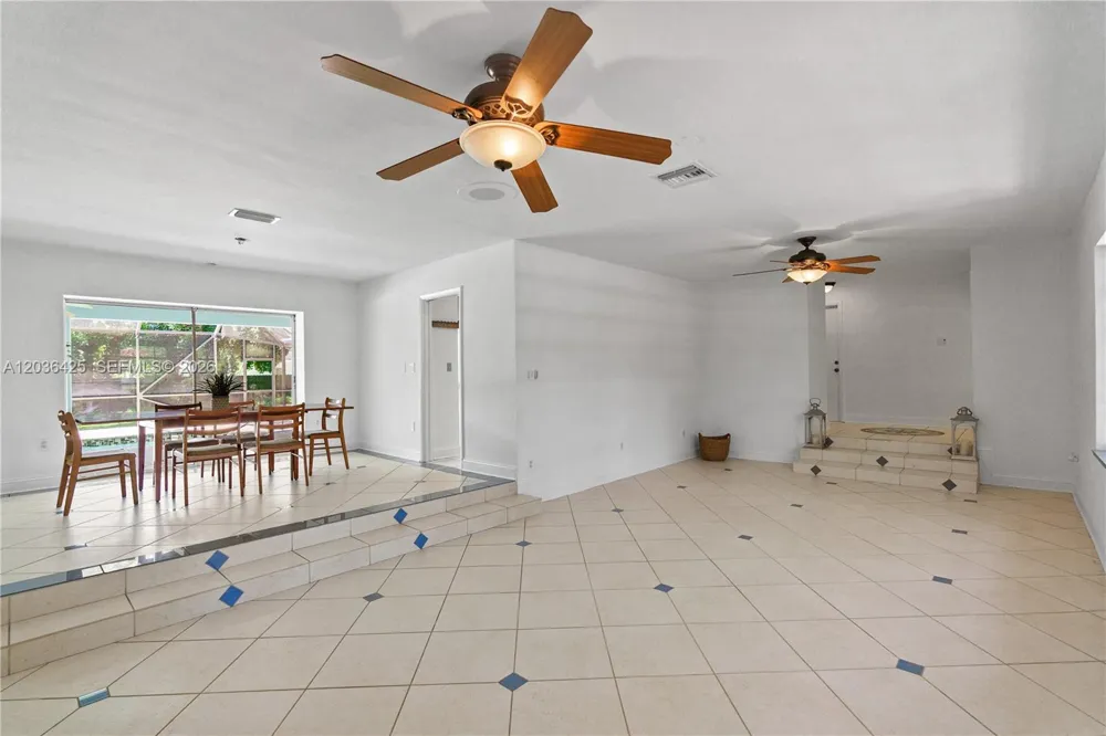15200 SW 88th Ave Palmetto Bay, FL 33157