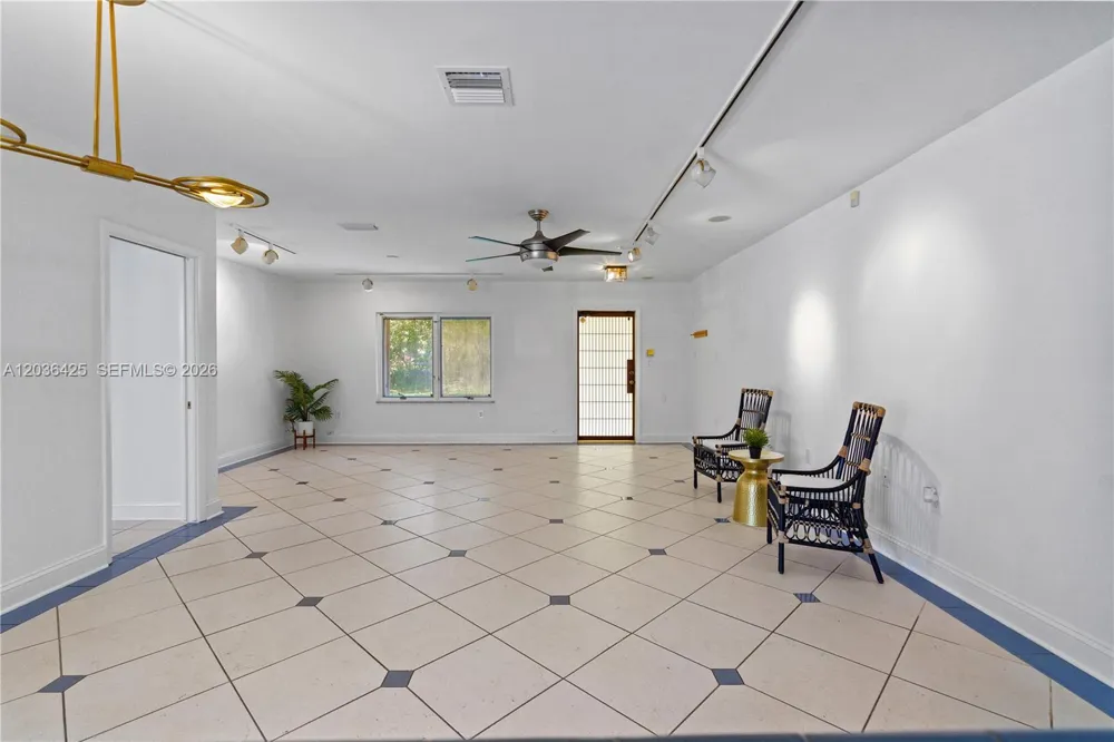 15200 SW 88th Ave Palmetto Bay, FL 33157