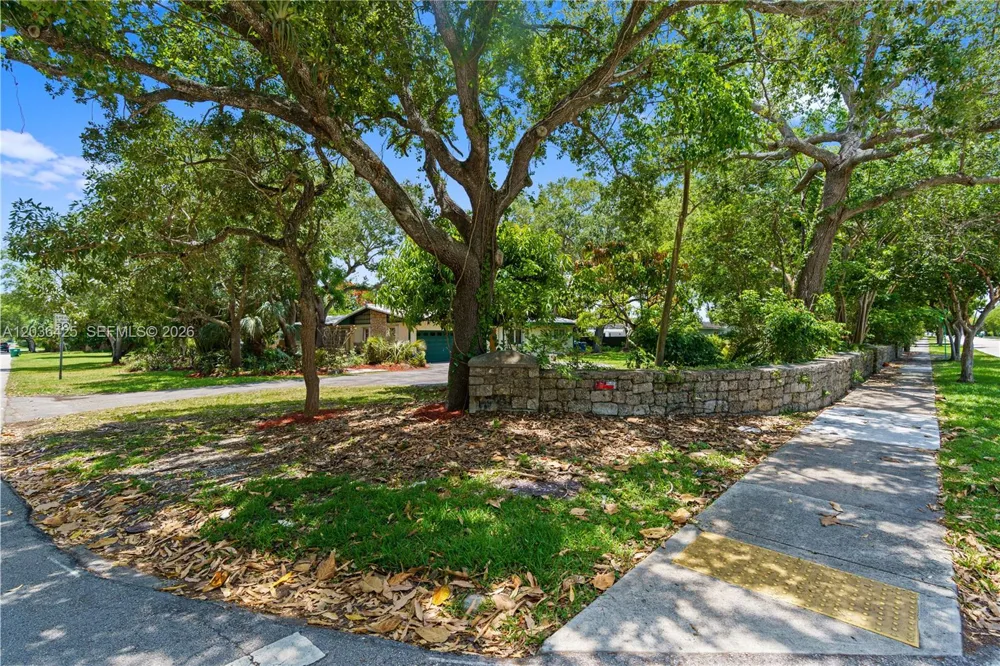 15200 SW 88th Ave Palmetto Bay, FL 33157