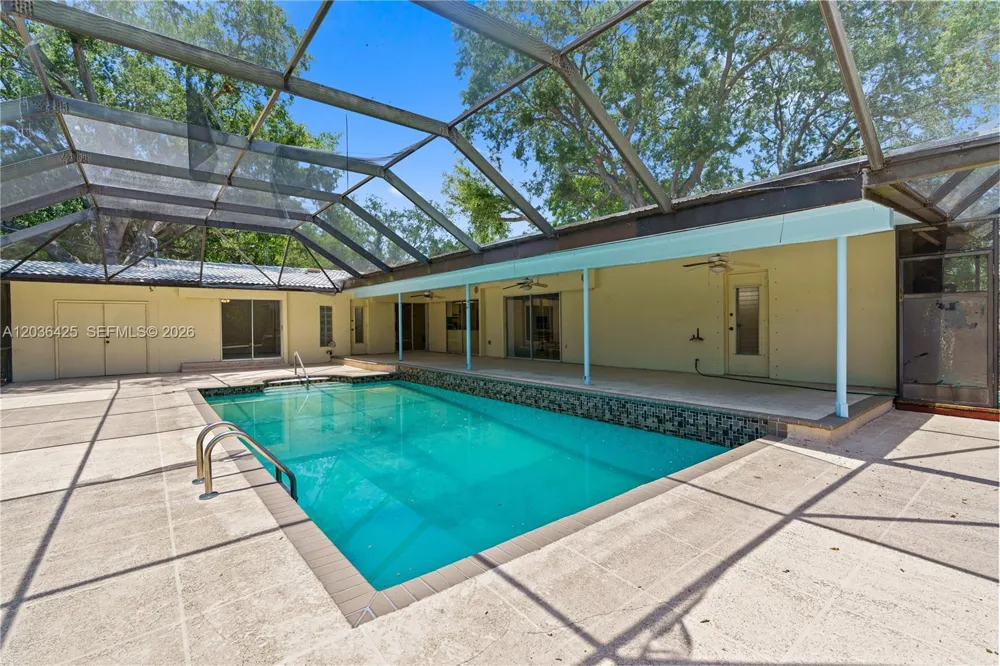15200 SW 88th Ave Palmetto Bay, FL 33157