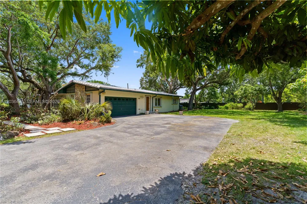15200 SW 88th Ave Palmetto Bay, FL 33157