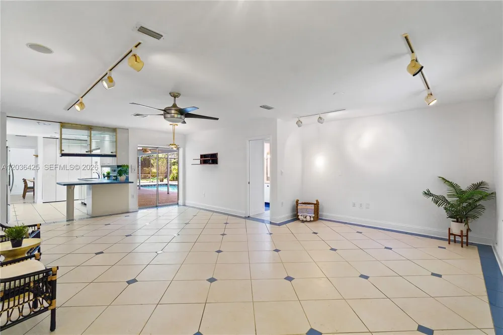 15200 SW 88th Ave Palmetto Bay, FL 33157