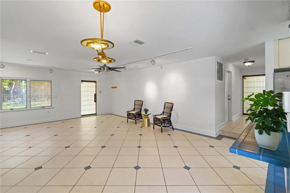 15200 SW 88th Ave Palmetto Bay, FL 33157