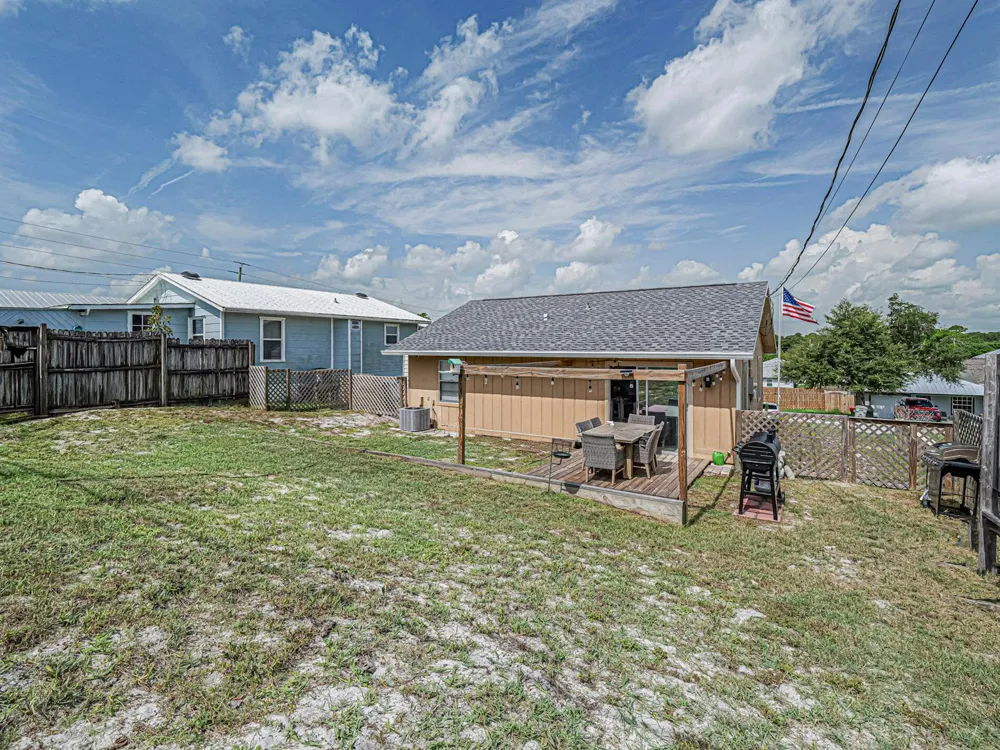 1656 3RD AVENUE SW Vero Beach, FL 32962