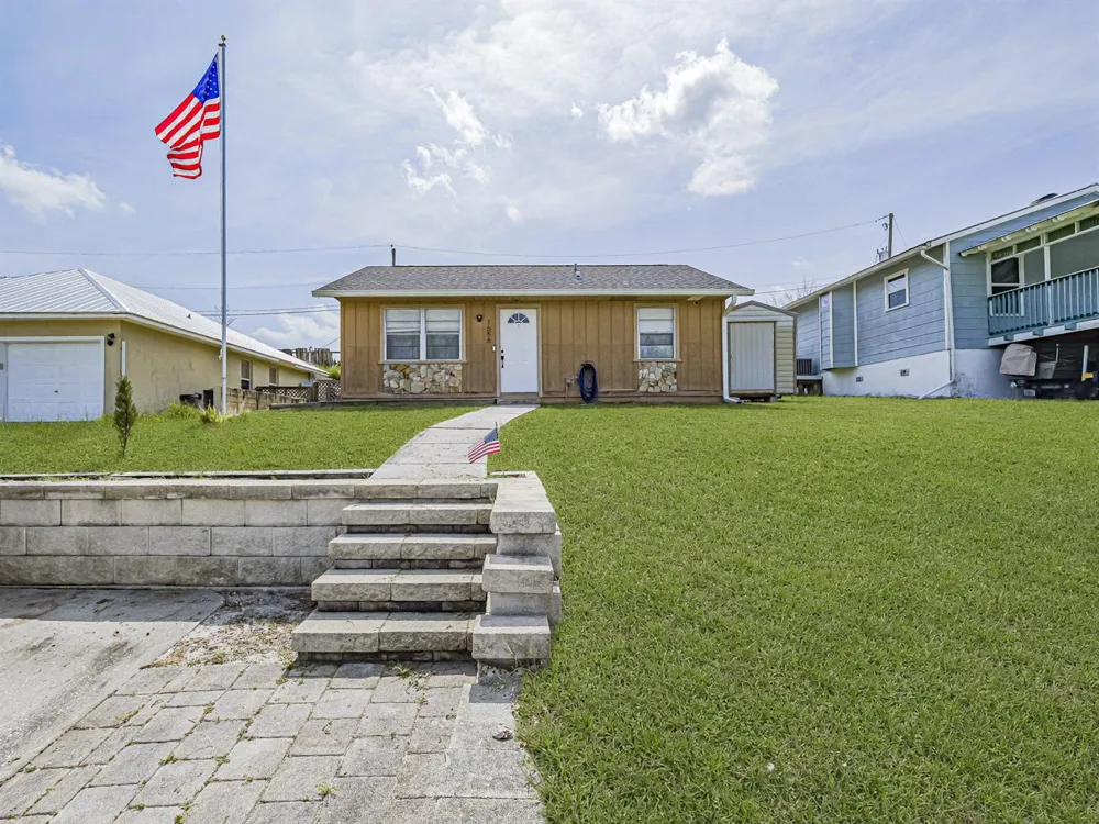 1656 3RD AVENUE SW Vero Beach, FL 32962