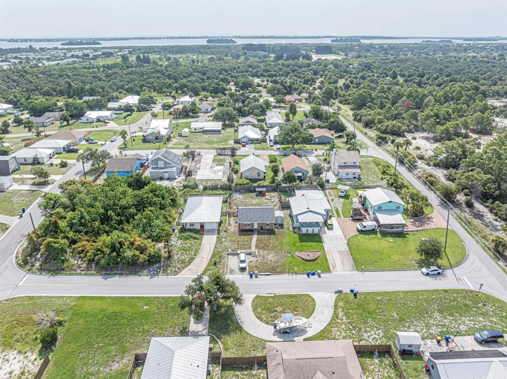 1656 3RD AVENUE SW Vero Beach, FL 32962