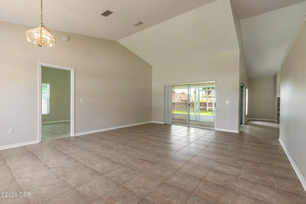 109 Brookhollow Circle Daytona Beach, FL 32114