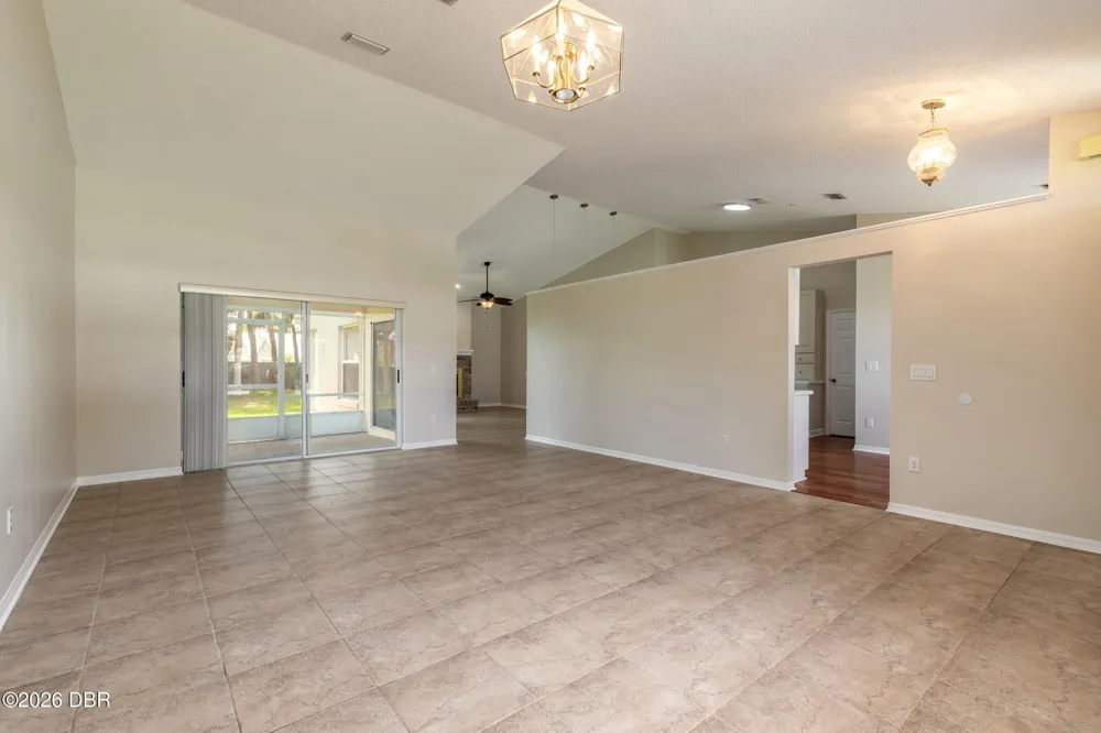 109 Brookhollow Circle Daytona Beach, FL 32114