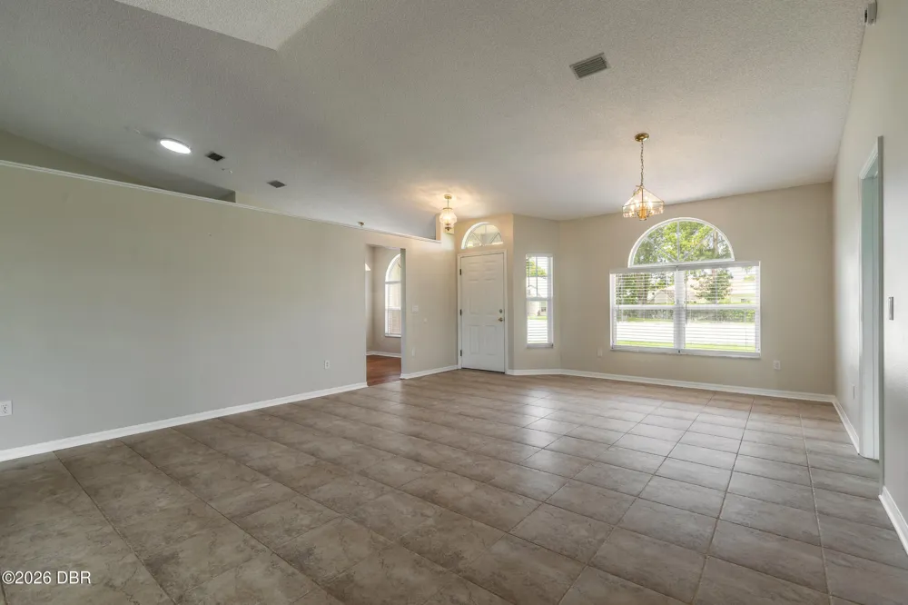 109 Brookhollow Circle Daytona Beach, FL 32114