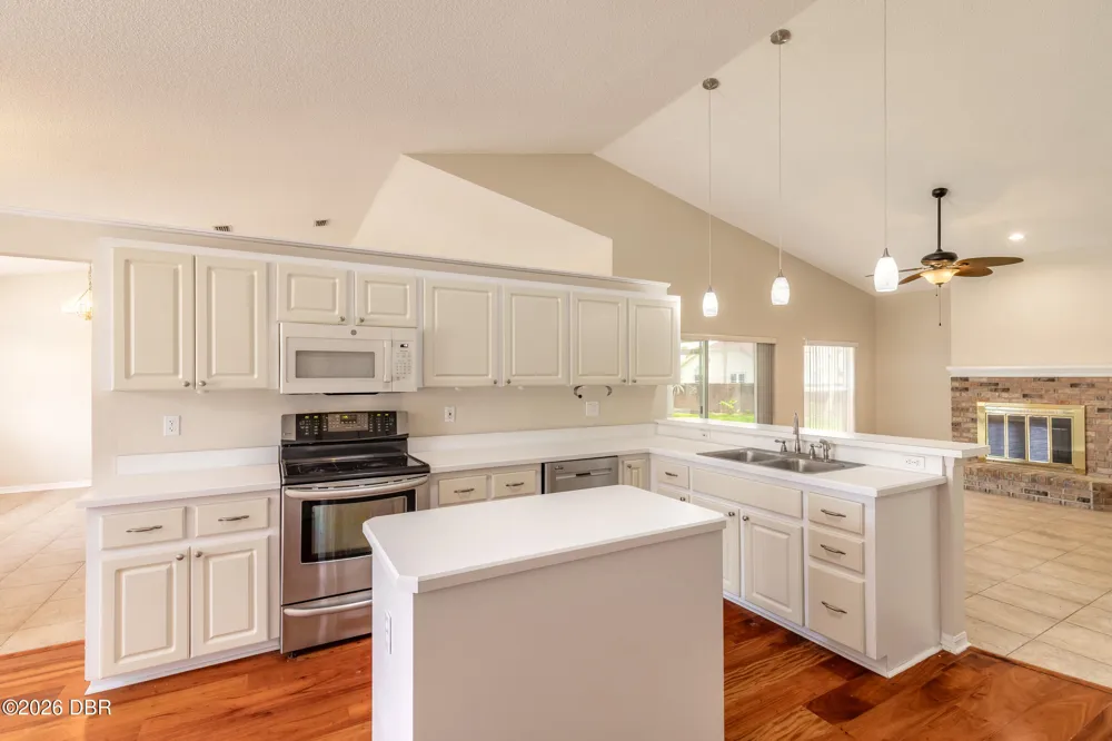 109 Brookhollow Circle Daytona Beach, FL 32114