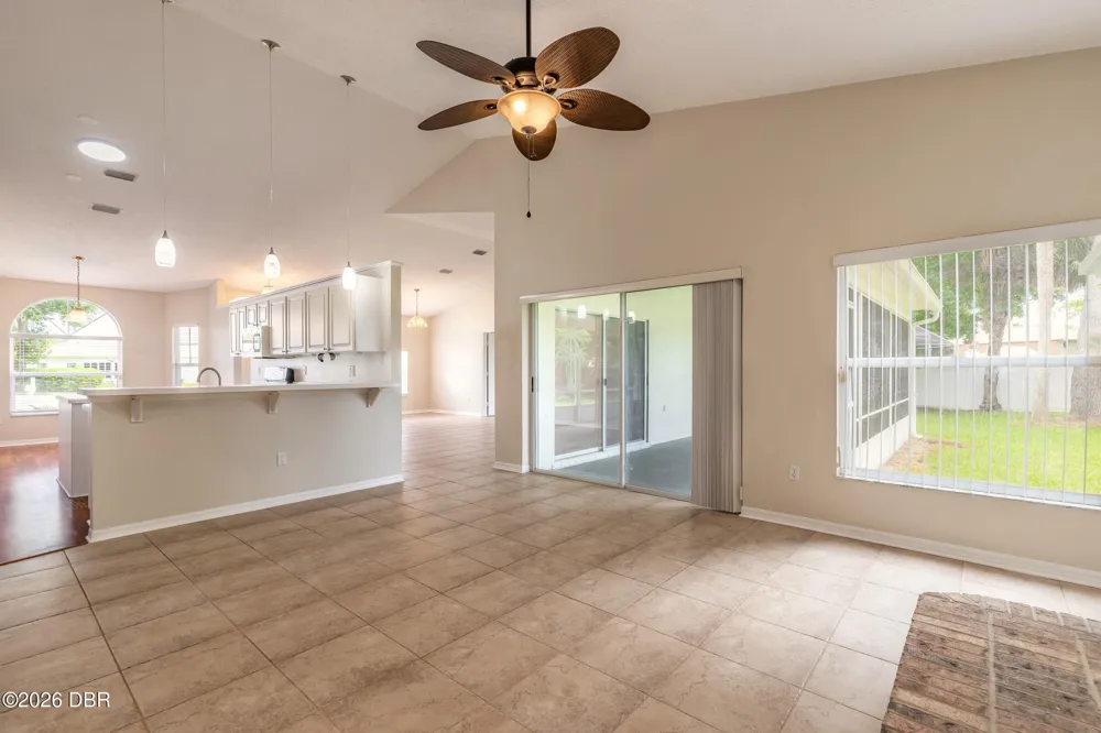109 Brookhollow Circle Daytona Beach, FL 32114