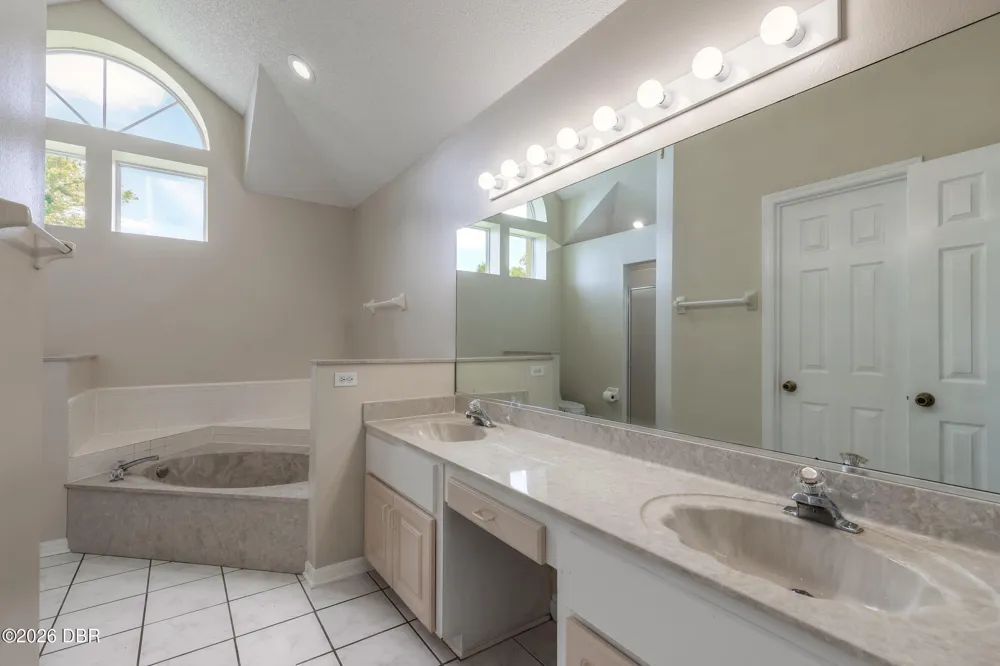 109 Brookhollow Circle Daytona Beach, FL 32114