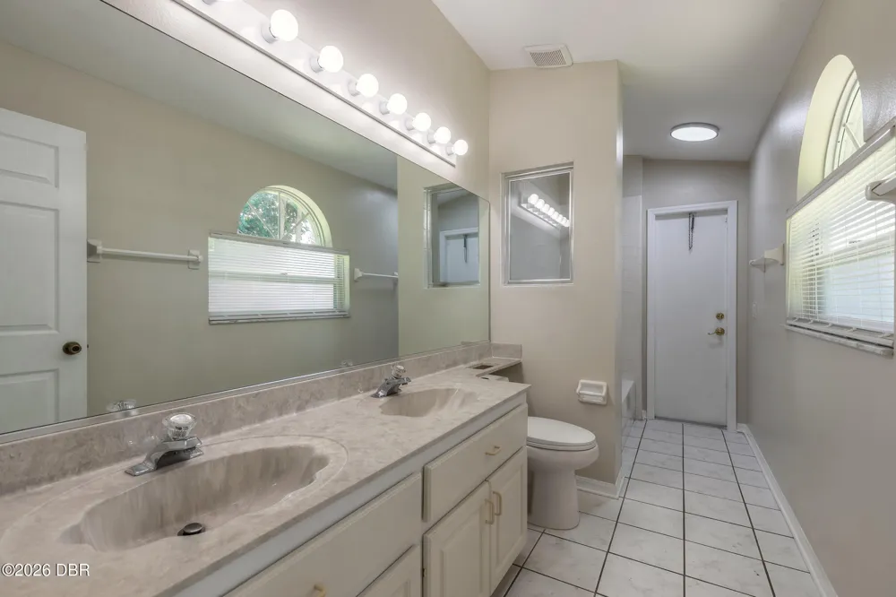 109 Brookhollow Circle Daytona Beach, FL 32114