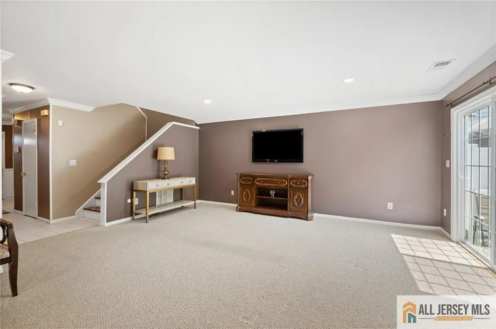 3 Sandpiper Drive Sayreville, NJ 08859
