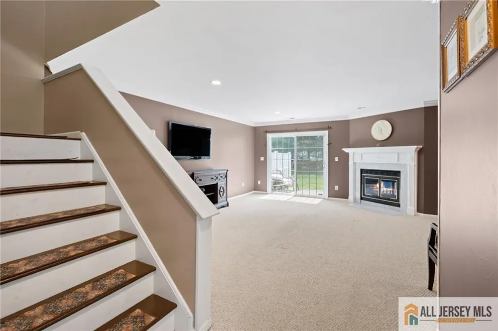 3 Sandpiper Drive Sayreville, NJ 08859