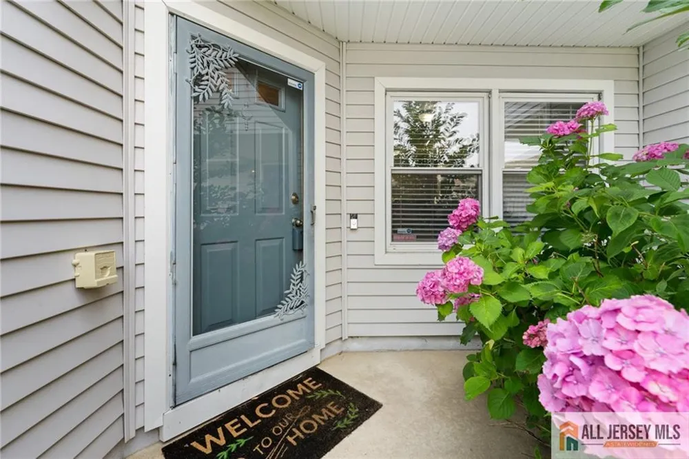 3 Sandpiper Drive Sayreville, NJ 08859