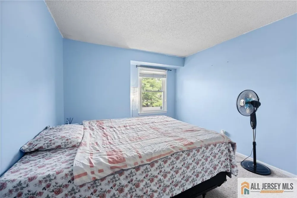 3 Sandpiper Drive Sayreville, NJ 08859