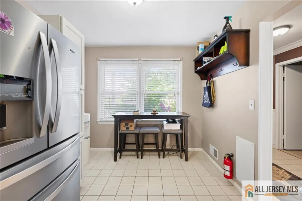 3 Sandpiper Drive Sayreville, NJ 08859