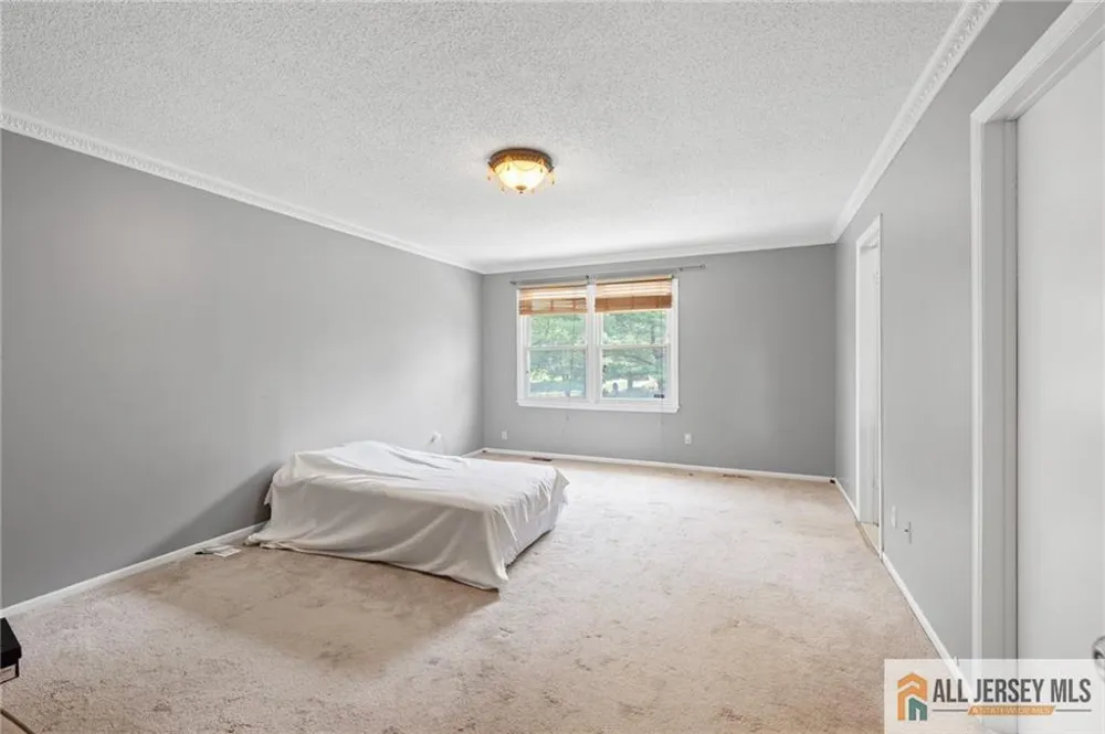 3 Sandpiper Drive Sayreville, NJ 08859