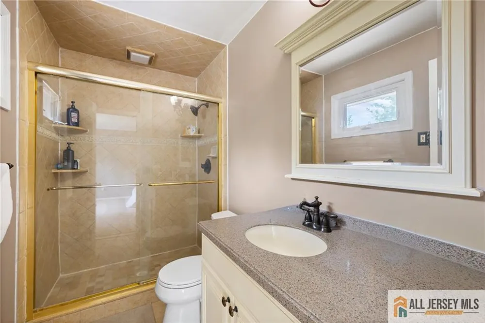 3 Sandpiper Drive Sayreville, NJ 08859