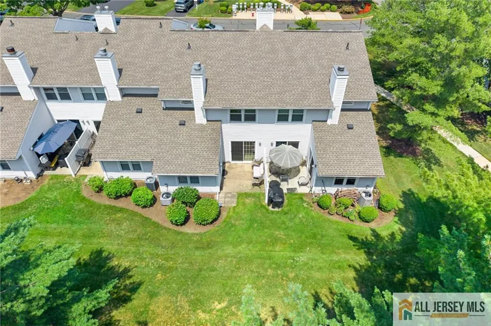 3 Sandpiper Drive Sayreville, NJ 08859