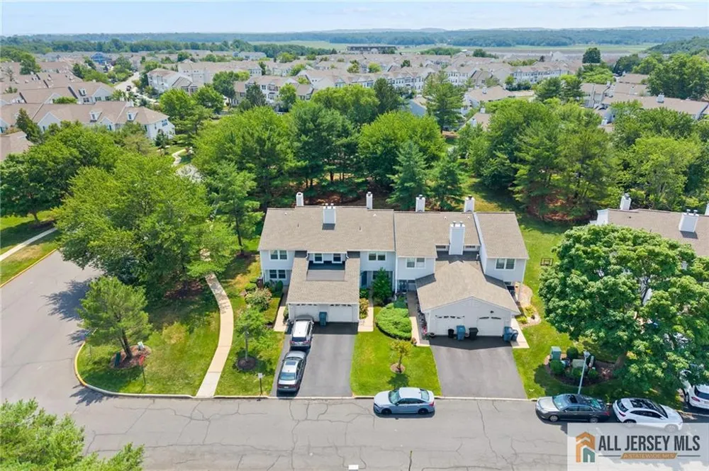 3 Sandpiper Drive Sayreville, NJ 08859