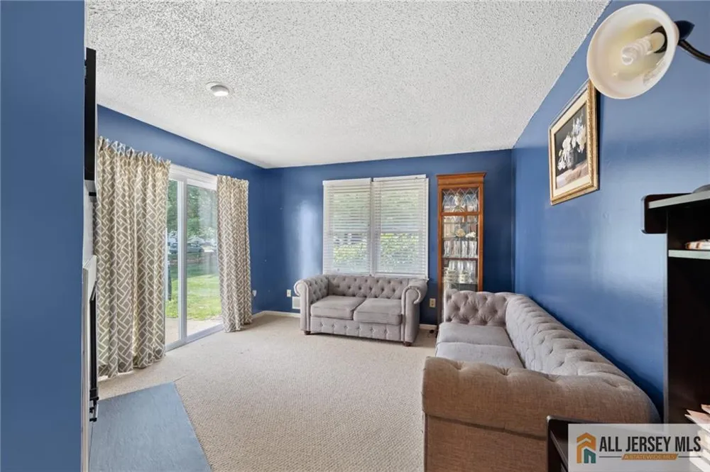 3 Sandpiper Drive Sayreville, NJ 08859