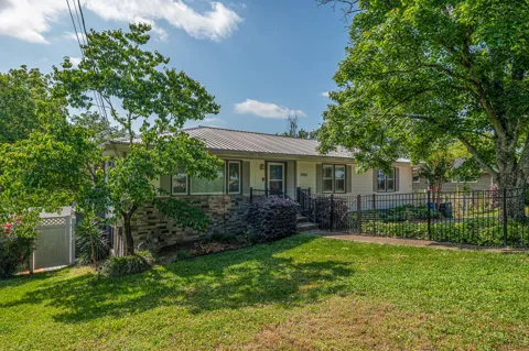 3902 Laird Lane