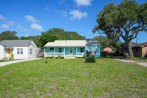 1044 S Houston