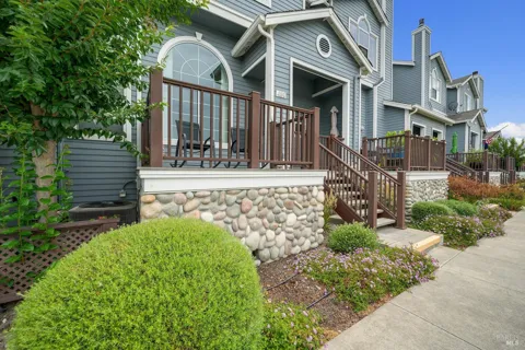 450 E E STREET