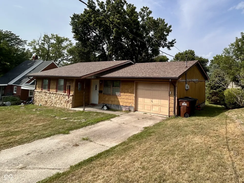 1009 W Walnut Brownstown, IN 47220