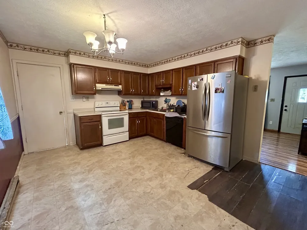 1009 W Walnut Brownstown, IN 47220
