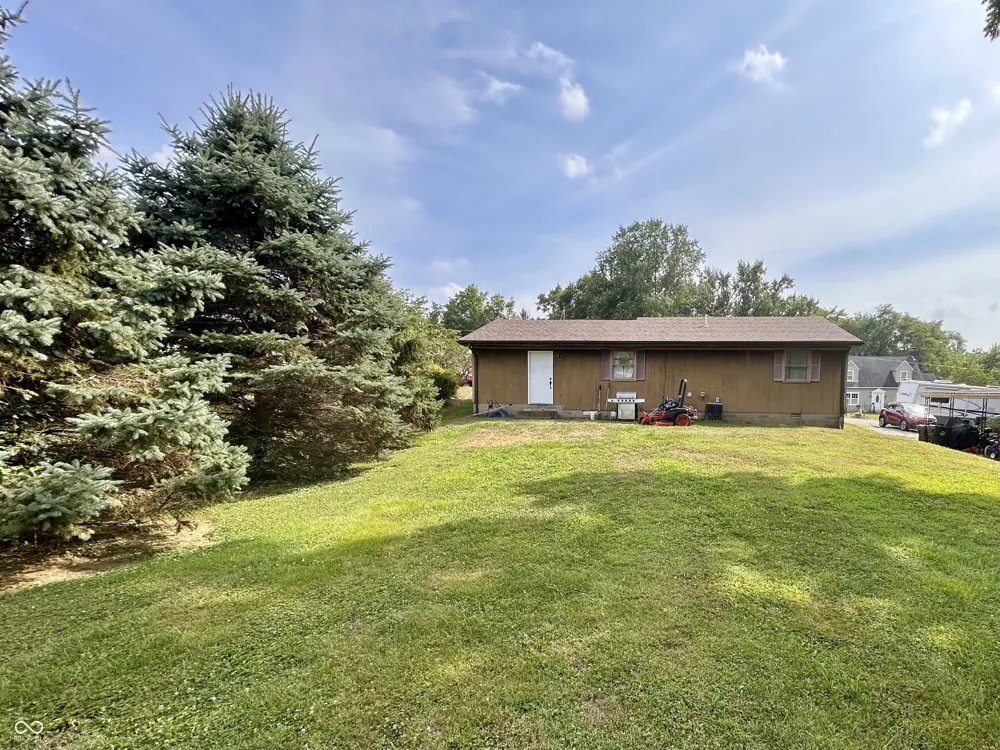 1009 W Walnut Brownstown, IN 47220