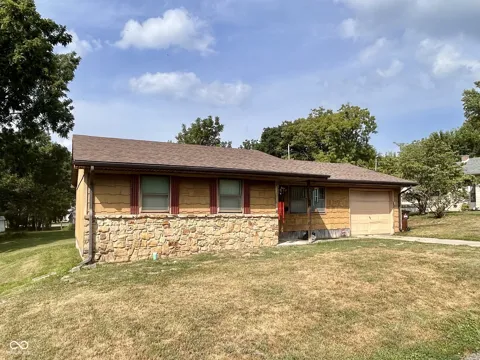 1009 W Walnut