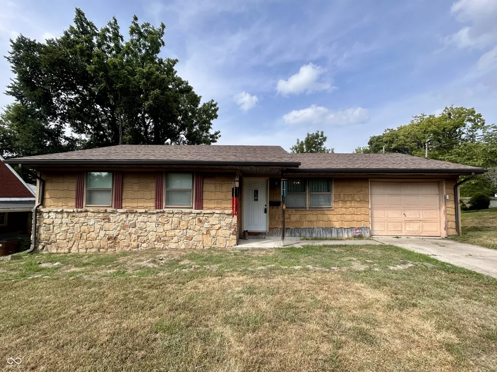 1009 W Walnut Brownstown, IN 47220
