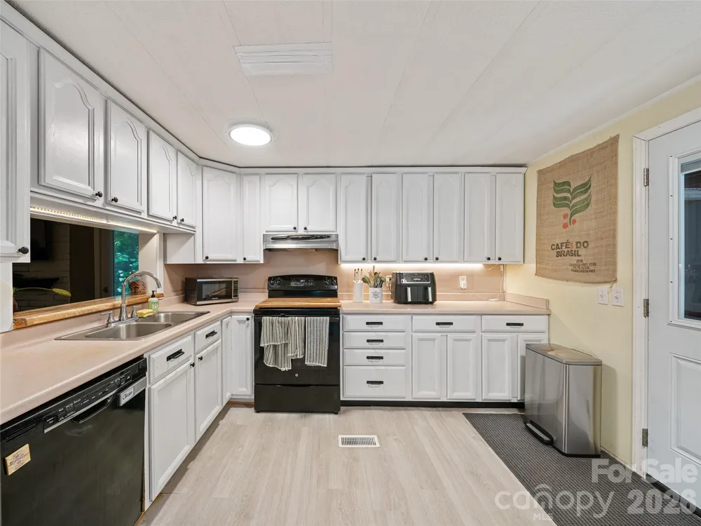 2 Lost Forest Drive Candler, NC 28715