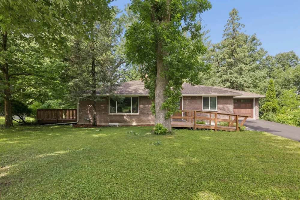1425 Orkla Drive Golden Valley, MN 55427
